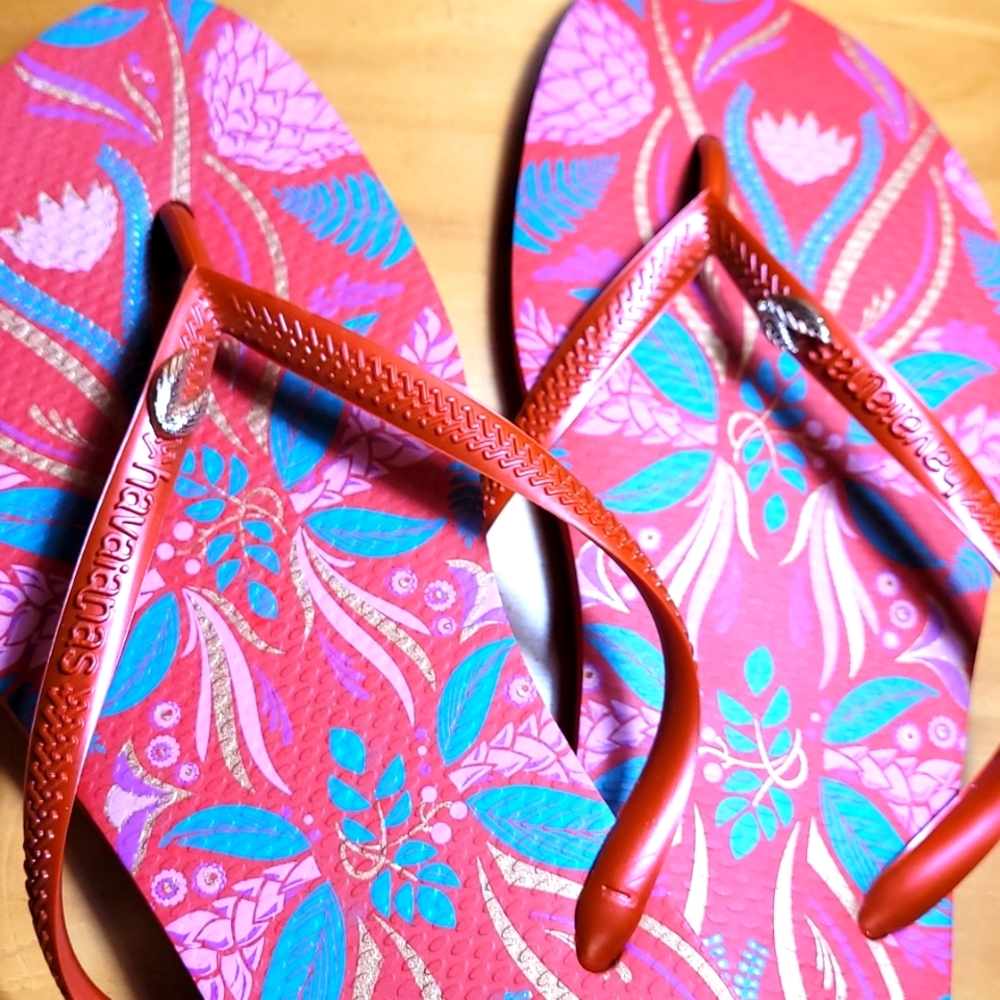 Havainas Multi Pink Tropical Flip Flops 💖